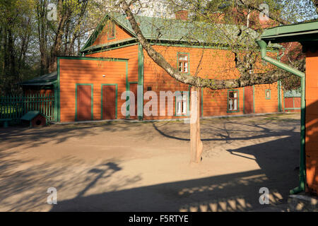 Fassade eines Betriebsgebäudes des Haus Museum von Leo Tolstoy in Moskau, Russland Stockfoto