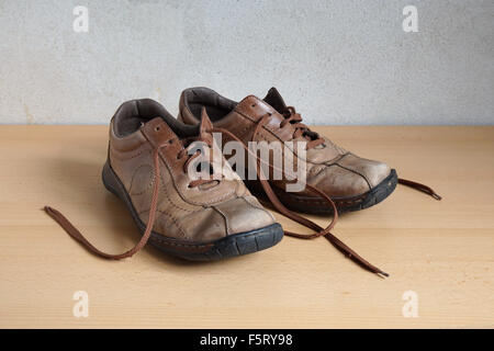 alte abgenutzte Schuhe Stockfoto