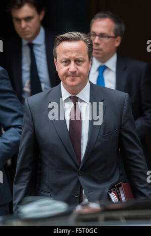 Premierminister David Cameron verlässt 10 Downing Street ein Statement zu den Houses of Parliament.  Mit: David Cameron wo: London, Vereinigtes Königreich bei: 07 Sep 2015 Stockfoto