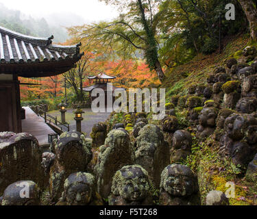 Kyoto, Japan: 9. November 2015; Otagi Nenbutsu-Ji ist ein buddhistischer Tempel in Arashimaya Nachbarschaft von Kyoto Japan. Stockfoto