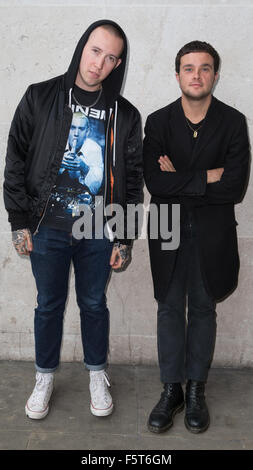 Sklaven im Bild Ankunft am Radio 1 Studio auf die Live-Lounge mit durchführen: Laurie Vincent, Isaac Holman, Sklaven wo: London, Vereinigtes Königreich bei: 08 Sep 2015 Stockfoto