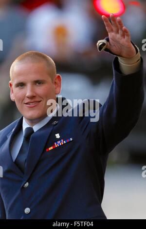 Airman 1st Class Spencer Stein bei ABC Studios für Jimmy Kimmel Live gesehen.  Mitwirkende: Spencer Stein wo: Los Angeles, California, Vereinigte Staaten von Amerika bei: 08 Sep 2015 Stockfoto