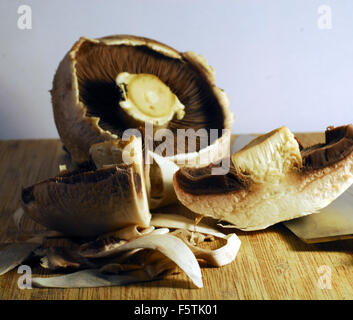 Champignons, gehackt, geviertelt, Pilze, Küche, Koch, Kochen Stockfoto