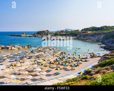 Mit Blick auf Tassos Strand in der Nähe von Faliraki Rhodos Dodekanes Griechenland Europa Stockfoto