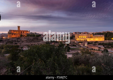 Colegiata Basilica de Santa Maria de Manresa. La Seu. Gothic.  Cueva de San Ignacio. Barocke Kirche. Stockfoto