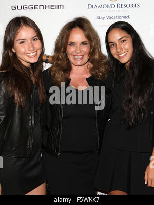 Der Brent Shapiro Stiftung 10. jährlichen Sommer spektakuläre statt in einem Privathaus mit Beverly Hills: Catherine Bach, Sophia Isabella Lopez, Laura Esmeralda Lopez Where: Beverly Hills, Kalifornien, USA bei: 12 Sep 2015 Stockfoto