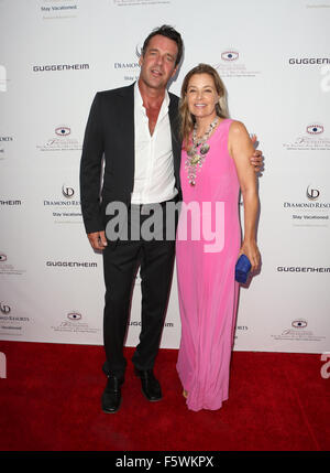 Der Brent Shapiro Stiftung 10. jährlichen Sommer spektakuläre statt in einem Privathaus mit Beverly Hills: David James Elliott, Nanci Chambers wo: Beverly Hills, Kalifornien, USA bei: 12 Sep 2015 Stockfoto