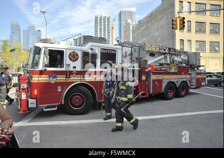 Bürgermeister Deblasio öffnet die 7 trainieren Erweiterung Featuring: Bürgermeister Deblasio, Atmosphäre wo: Manhattan, New York, USA bei: 13 Sep 2015 Stockfoto