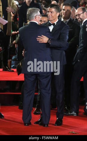 London, UK. 9. November 2015. Cristiano Ronaldo und Sir Alex Ferguson, Teilnahme an der Uraufführung von "Ronaldo" at Vue West End, Leicester Square in London, Vereinigtes Königreich. Bildnachweis: Stills Presse/Alamy Live-Nachrichten Stockfoto