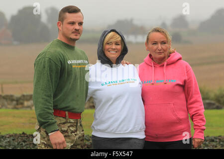 Kerry Katona klappt bei GI Jane Boot Camp.  Mitwirkende: Kerry Katona wo: Sittingbourne, Vereinigtes Königreich bei: 16 Sep 2015 Stockfoto