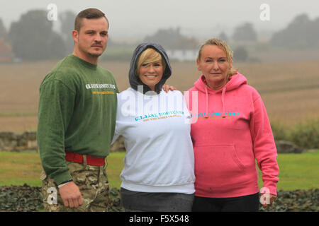 Kerry Katona klappt bei GI Jane Boot Camp.  Mitwirkende: Kerry Katona wo: Sittingbourne, Vereinigtes Königreich bei: 16 Sep 2015 Stockfoto