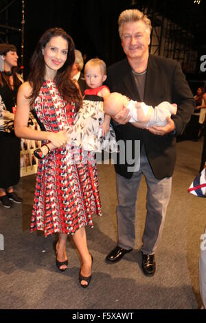 New York Fashion Woche SS16 - Carmen Marc Valvo - hinter den Kulissen D: Hilaria Thomas Baldwin, Carmen Baldwin, Alex Baldwin, Rafael Baldwin wo: New York, New York, Vereinigte Staaten von Amerika als: 15 Sep 2015 Stockfoto