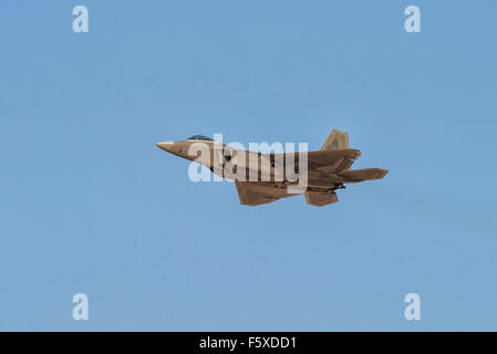 F-22 Raptor auf Dubai Airshow 2015 in Dubai, Vereinigte Arabische Emirate Stockfoto