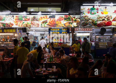 Outdoor-Garküchen und Restaurants am Jalan Aloor in Kuala Lumpur, Malaysia Stockfoto