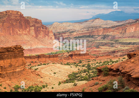 Stürmisches Wetter sammeln über die Waterpocket Fold, Capitol Reef National Park, Utah Stockfoto