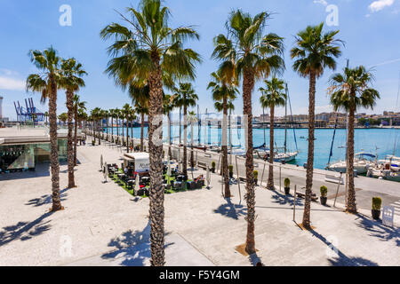 Muelle Uno, Hafen von Malaga, Malaga, Andalusien, Spanien. Kai eines ehemaligen Handelshafen Bezirk wurde in neu entwickelt Stockfoto