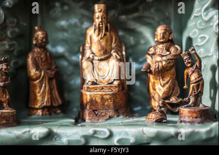 Die Objekte vorgestellt:-geschnitzt von rotem Lack auf Holzkern 1403-24 Features Szenen des kaiserlichen Haushalts 35 cm Durchmesser.  -ein p Stockfoto