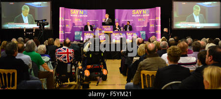 Gloucester UK. 9. November 2015. UKIP Führer Nigel Farage MEP Kampagne "Say No glauben In Großbritannien Rallye" in der Gloucester GL1 Mitte. Bildnachweis: Charlie Bryan/Alamy Live News Stockfoto