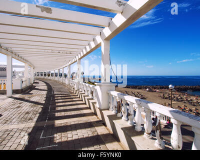 Strandpromenade am Strand von Las Americas. Teneriffa, Kanarische Inseln. Spanien Stockfoto