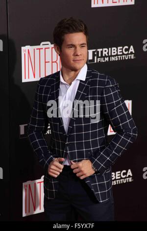 New York-Premiere von "Intern" zu nutzen Tribeca Film Institute an der Ziegfeld Theater mit: Adam Devine wo: NYC, New York, Vereinigte Staaten von Amerika als: 22 Sep 2015 Stockfoto