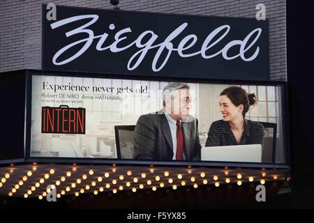 New York-Premiere von "Intern" zu nutzen Tribeca Film Institute an der Ziegfeld Theater mit: Film Festzelt wo: NYC, New York, Vereinigte Staaten von Amerika als: 22 Sep 2015 Stockfoto