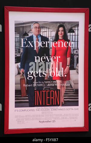 New York-Premiere von "Intern" zu nutzen Tribeca Film Institute an der Ziegfeld Theater mit: Filmplakat wo: NYC, New York, Vereinigte Staaten von Amerika als: 22 Sep 2015 Stockfoto