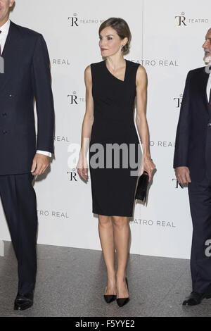 Königin Letizia von Spanien und König Felipe VI von Spanien besuchen die königliche Theater neue Saison Nähe Featuring: Königin Letizia von Spanien wo: Madrid, Spanien: 22 Sep 2015 Stockfoto