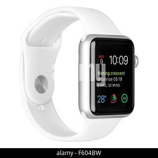 Varna, Bulgarien - 16. Oktober 2015: Apple Watch Sport 42 mm Silber Aluminium-Gehäuse mit weißen Band mit Uhr Gesicht auf dem Display. Stockfoto