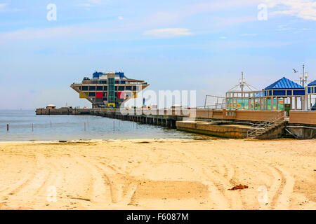 Das Gebäude am Ende der 2nd Ave NE Pier in St. Petersburg, Florida Stockfoto