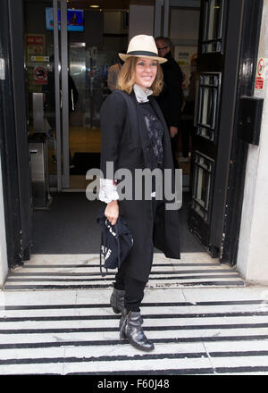 Cerys Matthews MBE abgebildet Ankunft am Radio 2 Studio Featuring: Cerys Matthews MBE wo: London, Vereinigtes Königreich bei: 25 Sep 2015 Stockfoto