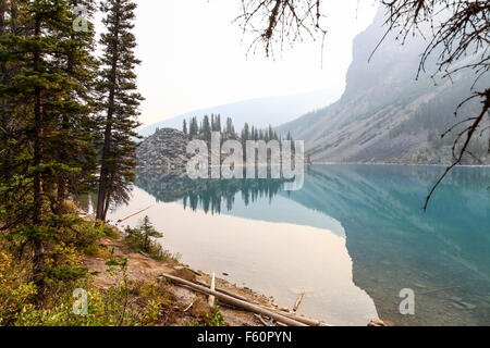 Das blaue Wasser des Moraine Lake und das Tal der zehn Gipfel Banff Nationalpark Alberta Kanada Stockfoto