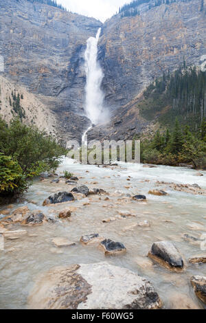 Gespeisten Wasserfälle ist ein Wasserfall im Yoho National Park in der Nähe von Field-British Columbia-Kanada Stockfoto