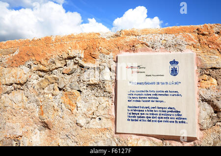 Melden Sie sich in der Altstadt Dalt Vila "Baluard de Santa Llucia" Ibiza Spanien Stockfoto