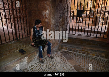 Bandoneonspieler in Dalt Vila-Ibiza-Spanien Stockfoto