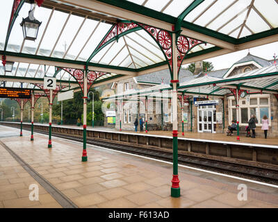 Die restaurierten und unter Denkmalschutz stehenden Bahnhof in Grange-über-Sande Cumbria UK Stockfoto