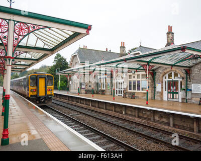 Die restaurierten und unter Denkmalschutz stehenden Bahnhof in Grange-über-Sande Cumbria UK Stockfoto