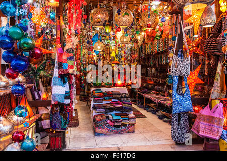 Traditionelle arabische touristische Souvenirs in Dahab, Ägypten. Stockfoto