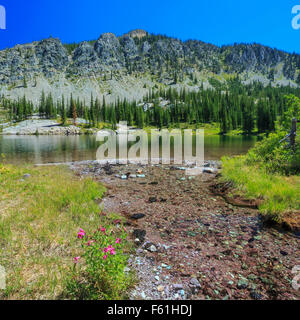 Huntsberger See unter Huntsberger Höchststand im Wal Creek Becken des Bereichs Felchen in der Nähe von Fortine, montana Stockfoto
