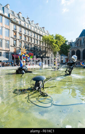 Frankreich, Paris, La Fontaine Stravinsky, entworfen von Jean Tinguely und Niki de Saint Phalle Stockfoto