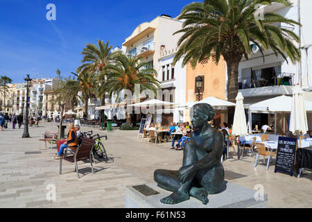 Statue von Marta Solsona, St. Sebastian Strand, Sitges, Katalonien, Spanien, Europa Stockfoto