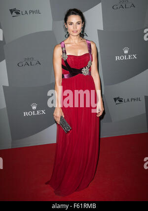 Prominente besuchen LA Philharmonic Walt Disney Concert Hall Opening Night Concert und Gala in der Walt Disney Concert Hall.  Mitwirkende: Mía Maestro wo: Los Angeles, California, Vereinigte Staaten von Amerika als: 29 Sep 2015 Stockfoto