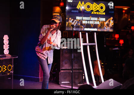 Nominierungen für die MOBO Awards werden am Londoner Ronnie Scotts Featuring angekündigt: kleine Simz wo: London, Vereinigtes Königreich bei: 30 Sep 2015 Stockfoto