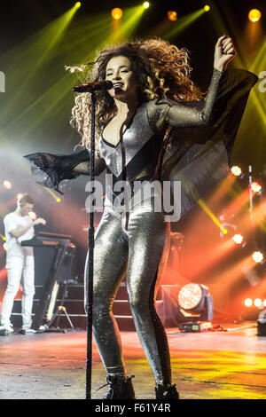 O2 Academy Brixton, Brixton, London, UK, 10. November 2015, Ella Eyre, Ella Eyre erklingt in der Londoner O2 Academy Brixton, Credit: Richard Soans/Alamy Live News Stockfoto