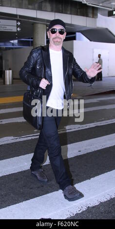 Ankunft am Los Angeles International Airport (LAX) mit Rand: The Edge, David Howell Evans wo: Los Angeles, California, Vereinigte Staaten von Amerika als: 30 Sep 2015 Stockfoto