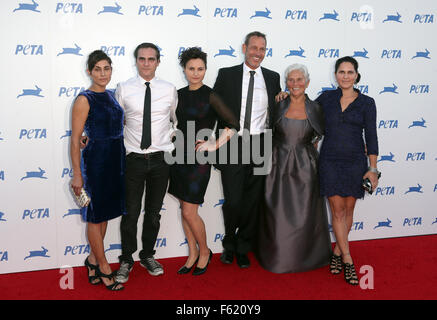 PETA 35th Anniversary Bash im Hollywood Palladium - Ankünfte mit statt: Joaquin Phoenix, Arlyn Phoenix, Rain Phoenix, Liberty Phoenix, Jeffrey Weisberg, Summer Phoenix wo: Hollywood, Kalifornien, USA als: 30 Sep 2015 Stockfoto