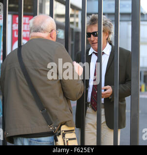 Rod Stewart außerhalb ITV Studios mit: Rod Stewart Where: London, Vereinigtes Königreich bei: 2. Oktober 2015 Stockfoto