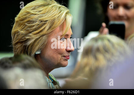 Demokratischen Präsidentschaftskandidaten Hillary Clinton bei ihrer Kampagne Stopp an dem Broward Hugh Adams zentralen Hochschulcampus in Davie, Florida Featuring spricht: Hillary Clinton wo: Davie, Florida, USA bei: 2. Oktober 2015 Stockfoto