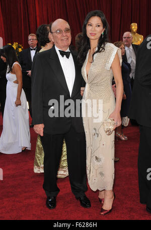 LOS ANGELES, CA - 7. März 2010: Rupert Murdoch & Wendi Deng an der 82. Annual Academy Awards im Kodak Theater, Hollywood. Stockfoto