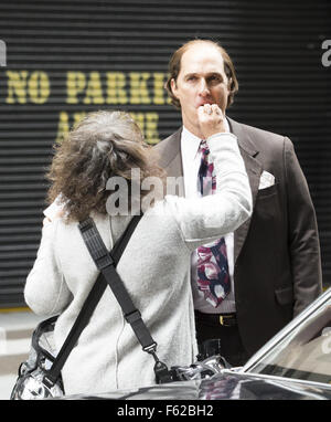 Matthew McConaughey am Set von seinem kommenden Film "Gold" mit seinem Co-star Edgar Ramirez in Manhattan, New York Featuring: Matthew McConaughey Where: New York, New York, Vereinigte Staaten von Amerika bei: 4. Oktober 2015 Stockfoto