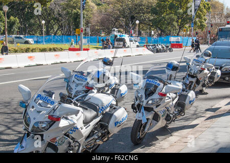 New South Wales Motorrad Polizei Fahrräder in der Hochschule Straße geparkt, Sydney, Australien Stockfoto